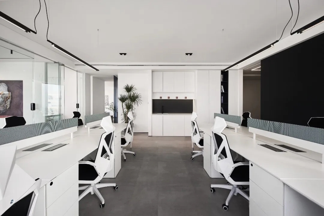 郑州200平办公室装修-时尚极简风小型办公室设计案例